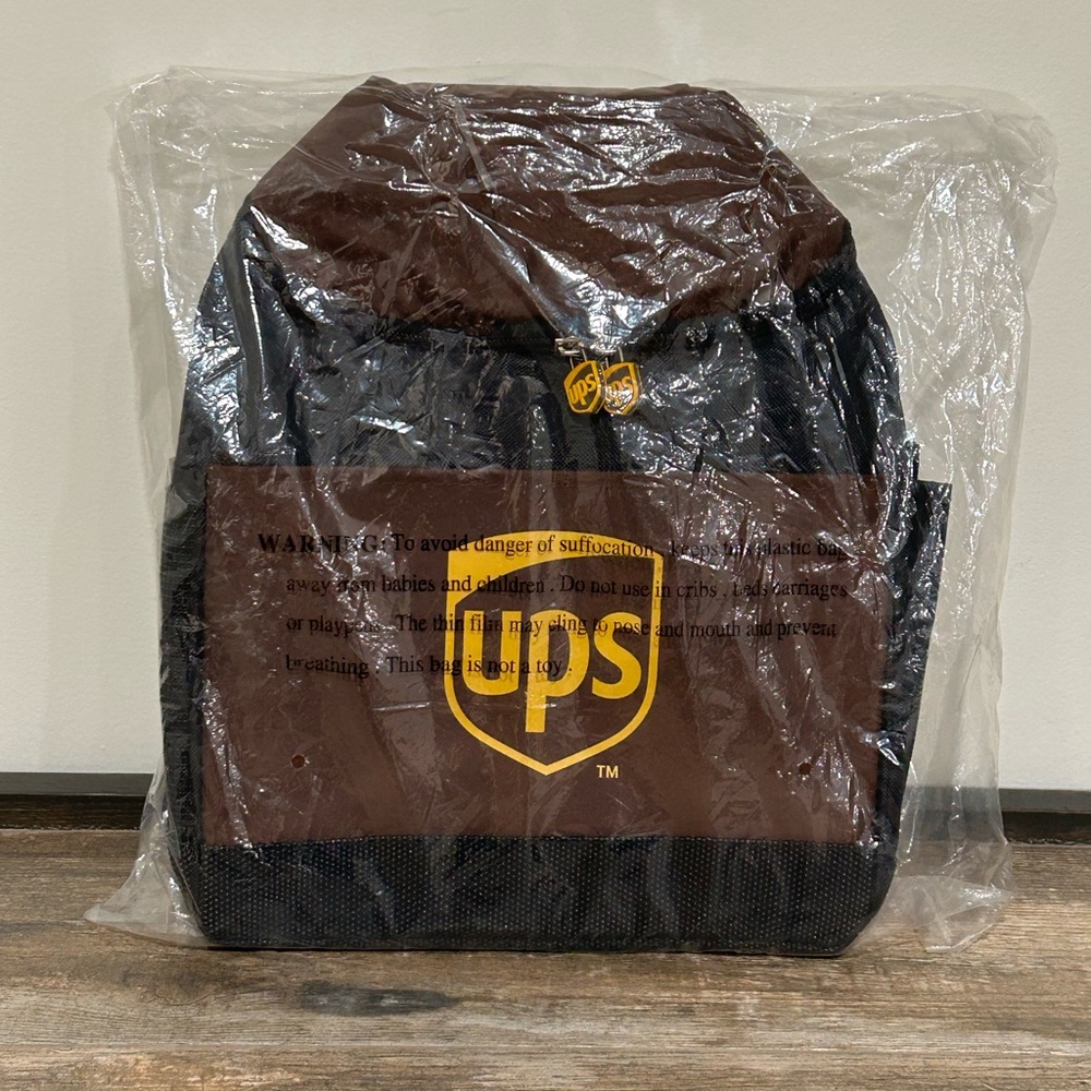 Classic UPS Insulated Lunch Drink Bag  Adjustable Strap Brown Black Gold New